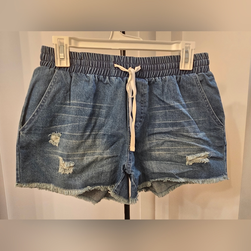 Pull-on Jean shorts